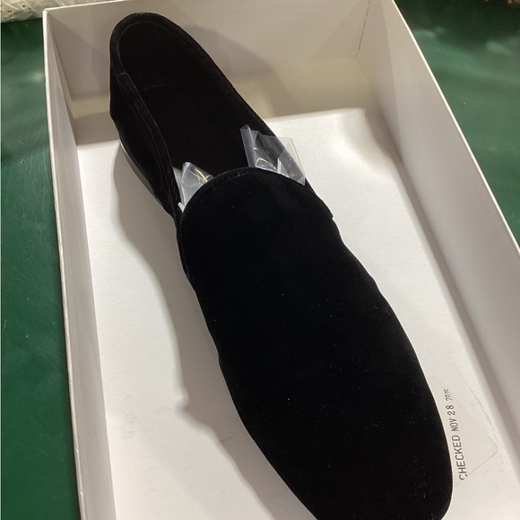 Velvet Loafers - Picture 7 of 8